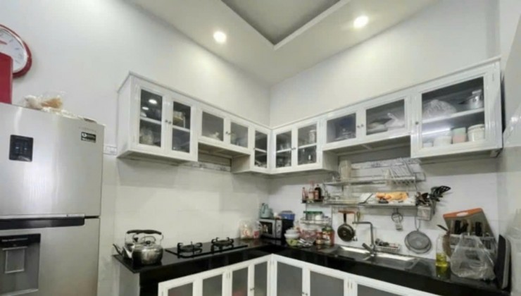 Bán nhà 2 tầng-67m2-Hẻm ô tô-Cách 1 căn ra MT đường -Phước Long A-Quận 9.